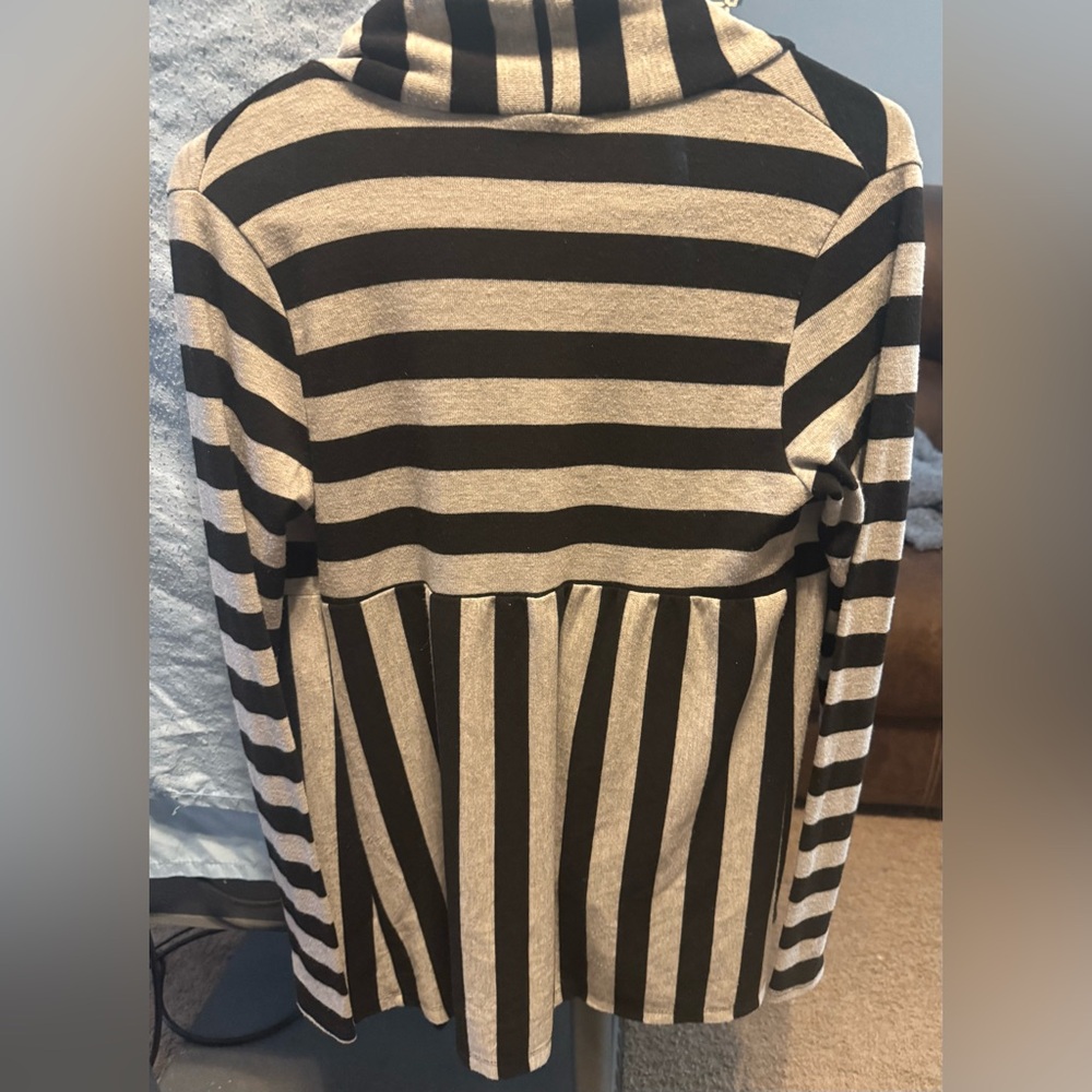 Julie’s Closet | Black & Gray Striped Open Front Cardigan | Women’s M - Picture 5 of 6
